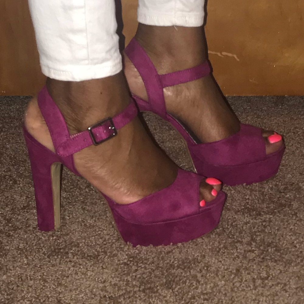 💜💕Fuchsia Strapped Thick Heels💕💜